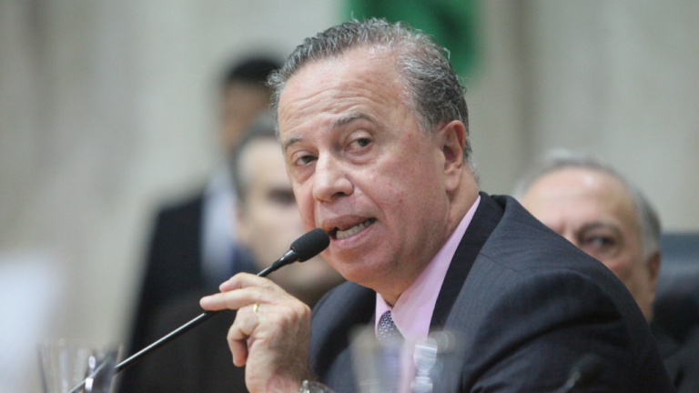 Câmara Municipal de São Paulo decide nesta terça-feira sobre cassação do vereador Camilo Cristófaro por falas racistas