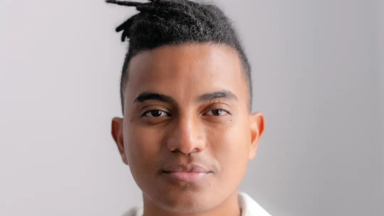 Tom Mendes, diretor do ID_BR, é novo conselheiro da Play9, uma das principais redes de canais do YouTube Tom Mendes, diretor do ID_BR, é novo conselheiro da Play9, uma das principais redes de canais do YouTube