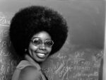 scientist-valerie-thomas-stands-in-front-of-a-blackboard-news-photo-1676316745