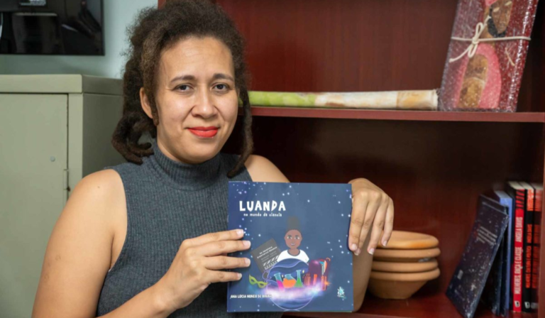 <strong>Bienal do Livro 2023: professora da UFRJ lança livro infantil sobre cientistas negras do Rio de Janeiro</strong>