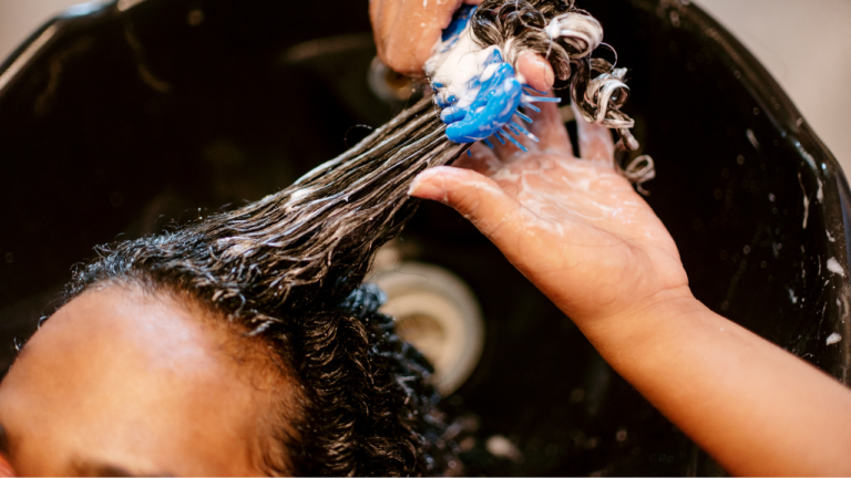 Agência reguladora dos EUA quer proibir produtos químicos para alisar o cabelo por aumentar risco de câncer