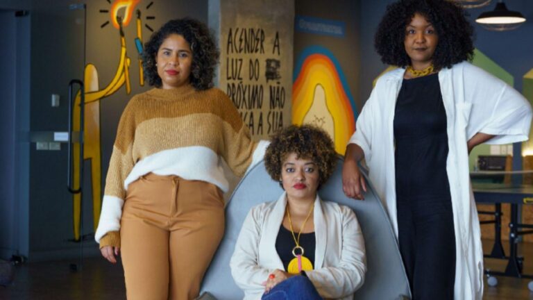 Mulheres negras na liderança e o apagamento profissional Mulheres negras na liderança e o apagamento profissional