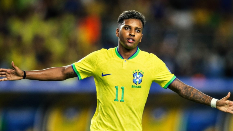 Alvo de ataques racistas após discussão com Messi, jogador Rodrygo se manifesta nas redes sociais: “Os racistas estão sempre de plantão”