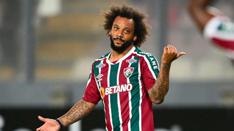 Jogador Marcelo, do Fluminense, sofre ataques racistas na internet às vésperas da final da Libertadores