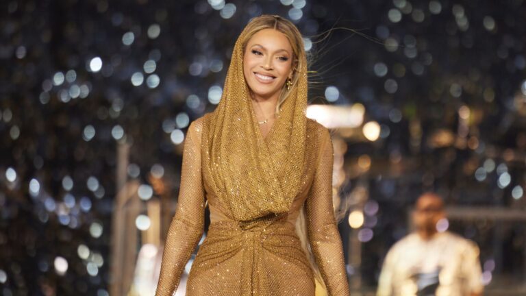 Com bolsas de R$ 25 mil, Beyoncé abre inscrições para o programa de incentivo a empreendedores negros e indígenas Com bolsas de R$ 25 mil, Beyoncé abre inscrições para o programa de incentivo a empreendedores negros e indígenas