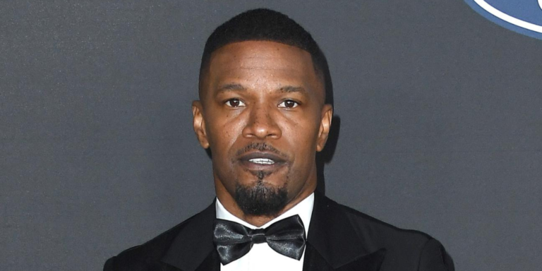 “Eu vi o túnel, não vi a luz”, diz Jamie Foxx em seu primeiro compromisso público após problema de saúde que sofreu no início do ano