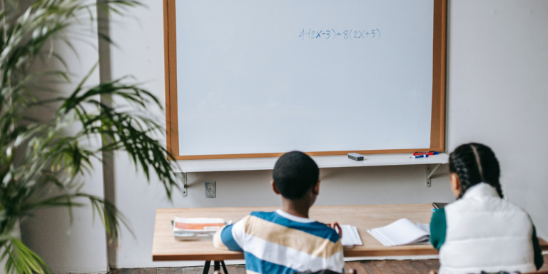 Alunos mais ricos tiveram maior perda de aprendizado em matemática, aponta Pisa Alunos mais ricos tiveram maior perda de aprendizado em matemática, aponta Pisa