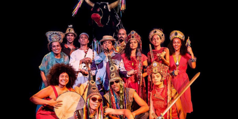 Grupo Clariô de Teatro conquista Prêmio APCA com a peça ‘Boi Mansinho e a Santa Cruz do Deserto’ na categoria de dramaturgia