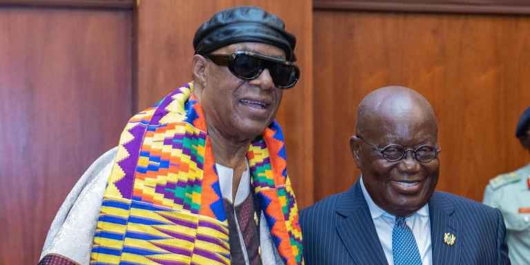 Stevie Wonder se torna cidadão ganense no dia de seu aniversário de 74 anos