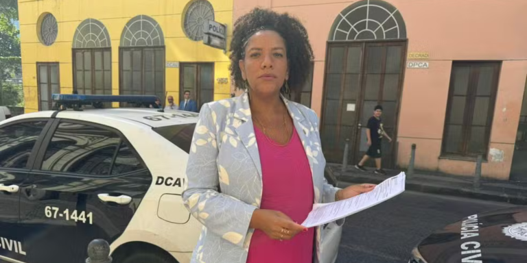 Deputada estadual do RJ, Renata Souza, registra boletim de ocorrência contra ameaças de morte e ataques racistas