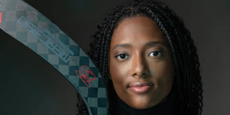 Primeira mulher negra a jogar hóquei profissional no gelo, Blake Bolden lidera esforços de inclusão no esporte Primeira mulher negra a jogar hóquei profissional no gelo, Blake Bolden lidera esforços de inclusão no esporte