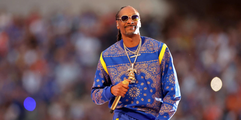 Snoop Dogg vai carregar a tocha olímpica antes da cerimônia de abertura em Paris