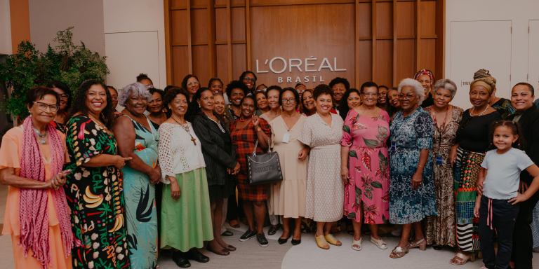 Evento realizado por L’Oréal Brasil e AfroSOU reúne avós para uma homenagem que celebra o Julho das Pretas