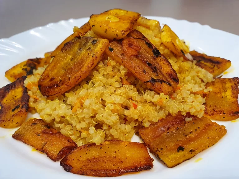 “Tem dendê, tem axé” obra antológica sobre a importância do dendê na culinária africana e brasileira é relançada