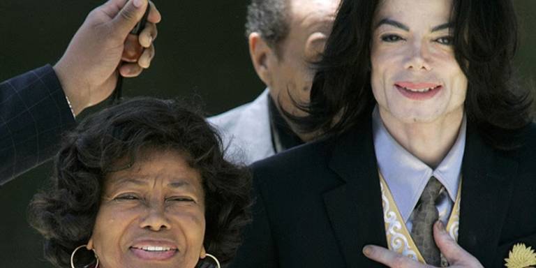 Katherine Jackson perde recurso judicial e tribunal aprova venda de metade do catálogo de Michael Jackson por R$ 3 bi