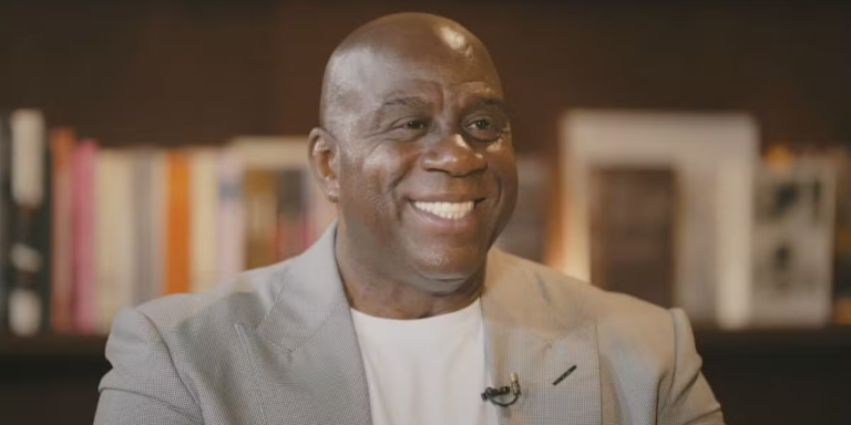 Magic Johnson relembra diagnóstico de HIV nos anos 90 e diz ser um “sobrevivente”