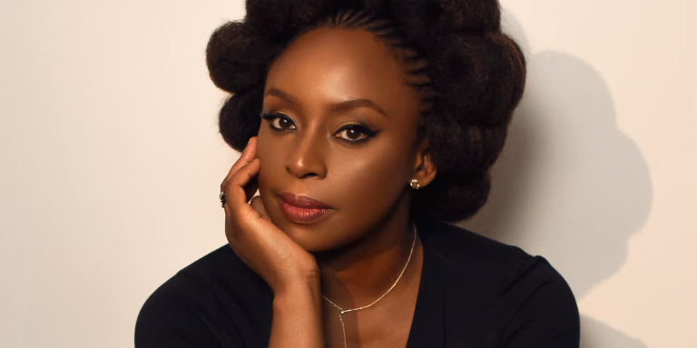 Novo romance de Chimamanda Ngozi Adichie será lançado em março de 2025