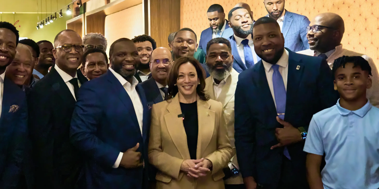 Kamala Harris anuncia plano para fortalecer oportunidades para homens negros nos EUA