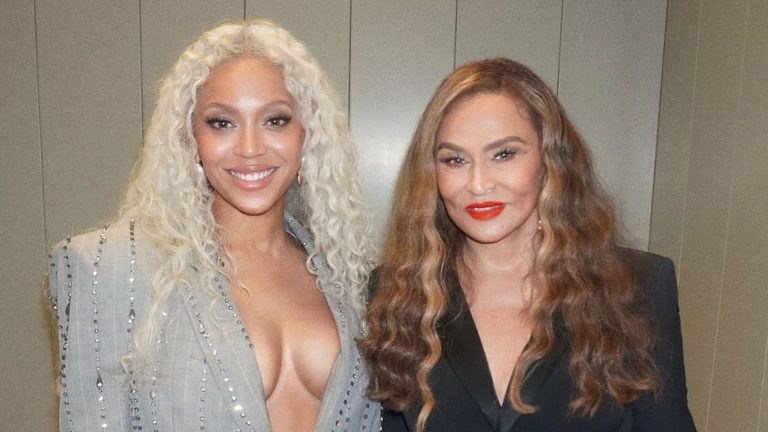 Tina Knowles anuncia livro de memórias e Beyoncé faz pedido inusitado: “Não revele muito, mãe fofoqueira”