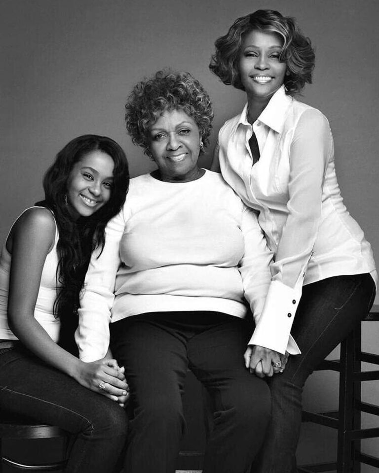 Cissy Houston, vencedora do Grammy e mãe de Whitney Houston, morre aos 91 anos