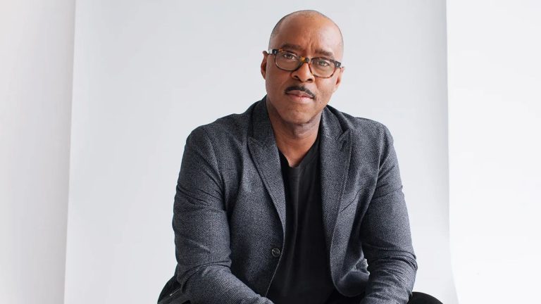 Courtney B. Vance substitui Lance Reddick no papel de Zeus na série ‘Percy Jackson e os Olimpianos’