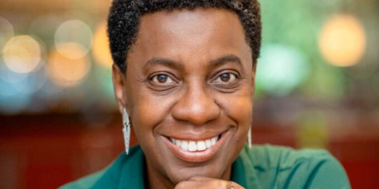 Nalva Moura, ex-gerente do Pacto de Promoção da Equidade Racial, assume direção do Instituto Social Espaço Negro Nalva Moura, ex-gerente do Pacto de Promoção da Equidade Racial, assume direção do Instituto Social Espaço Negro
