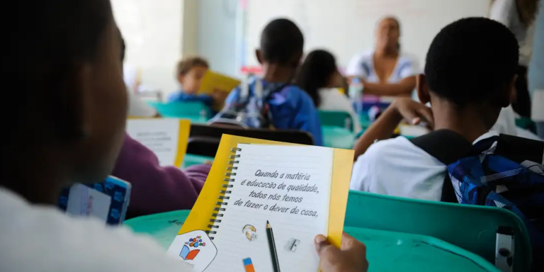 A escola é uma engrenagem racista