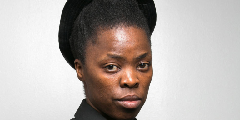 Artista sul-africana, Zanele Muholi, expõe no IMS Paulista obra que une beleza e luta da comunidade LGBTQIAPN+ negra