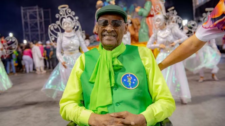 Seo Carlão do Peruche, símbolo do Carnaval paulistano, morre aos 94 anos