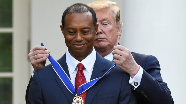 Em comemoração ao Mês da História Negra, Trump dá medalhas e anuncia estátuas para ícones negros