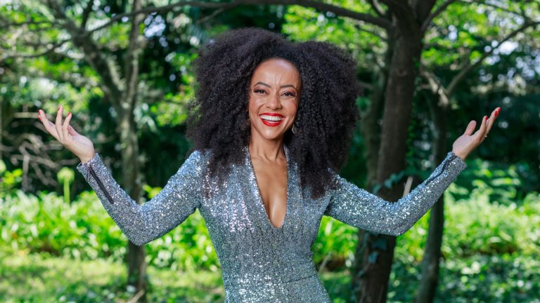 Valéria Almeida celebra comando na transmissão do Carnaval Globeleza: “Quando elas se reconhecem em mim é um grande presente”