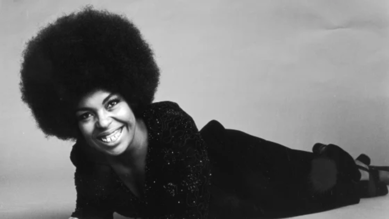 Morre Roberta Flack, grande voz do soul, aos 88 anos