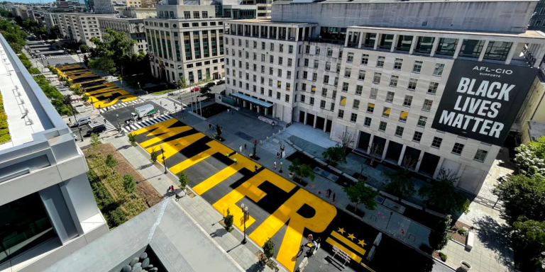 Trabalhadores iniciam remoção do mural “Black Lives Matter” em Washington após pressão republicana