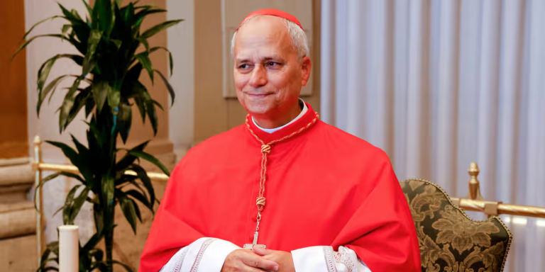 Nem africano, nem europeu, norte-americano Robert Francis Prevost é eleito novo Papa da Igreja Católica Nem africano, nem europeu, norte-americano Robert Francis Prevost é eleito novo Papa da Igreja Católica