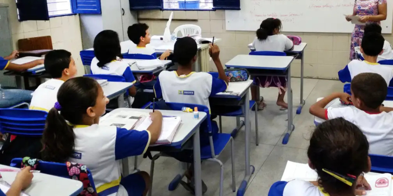 O 13 de maio nas escolas e o silêncio sobre o racismo O 13 de maio nas escolas e o silêncio sobre o racismo