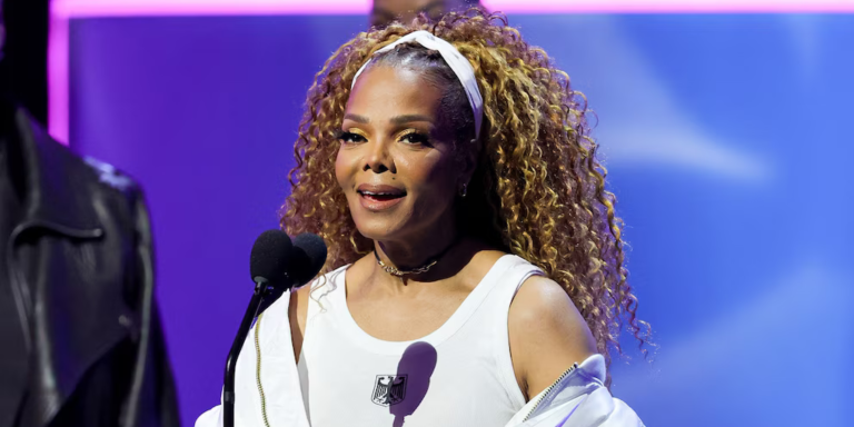 Janet Jackson é coroada ícone no AMA após show que marcou retorno à TV depois de 7 anos Janet Jackson é coroada ícone no AMA após show que marcou retorno à TV depois de 7 anos