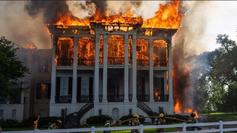 Incêndio destrói histórica “mansão da escravidão nos Estados Unidos” Incêndio destrói histórica “mansão da escravidão nos Estados Unidos”