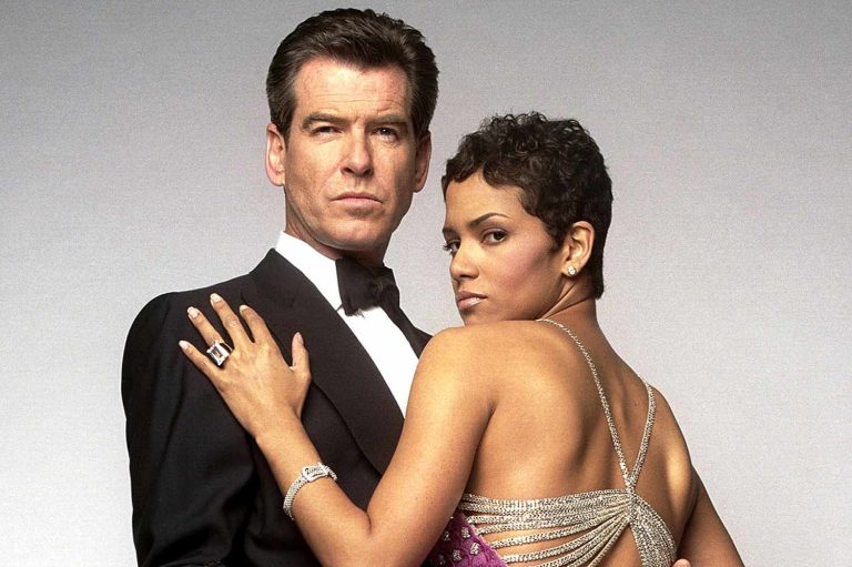 Halle Berry reflete sobre James Bond: “Talvez já tenha passado a hora de 007 ser uma mulher” Halle Berry reflete sobre James Bond: “Talvez já tenha passado a hora de 007 ser uma mulher”