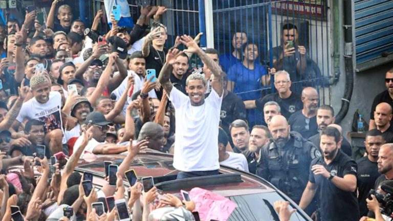 Entre becos e tribunais: o que a liberdade de Poze revela Entre becos e tribunais: o que a liberdade de Poze revela