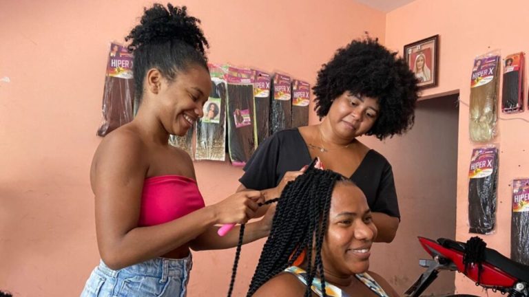 Trancistas passam a ter ocupação regulamentada e acesso a direitos ampliados Trancistas passam a ter ocupação regulamentada e acesso a direitos ampliados