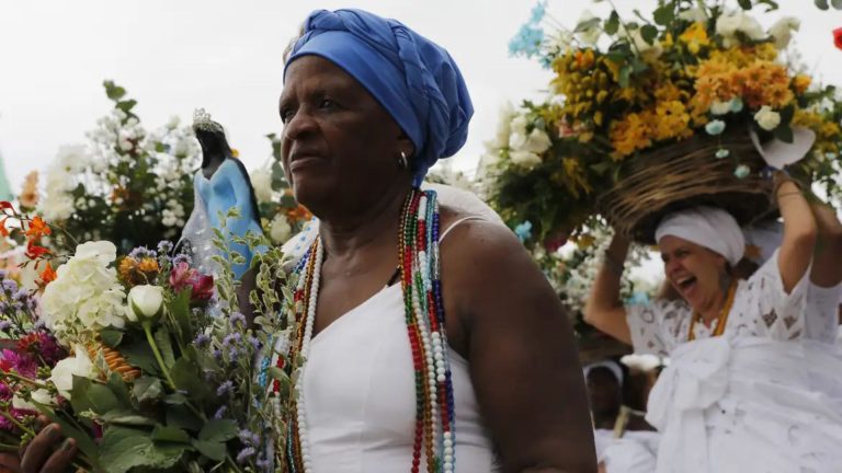 Religiões afro crescem 300%: Estranha mania de ter fé na vida Religiões afro crescem 300%: Estranha mania de ter fé na vida