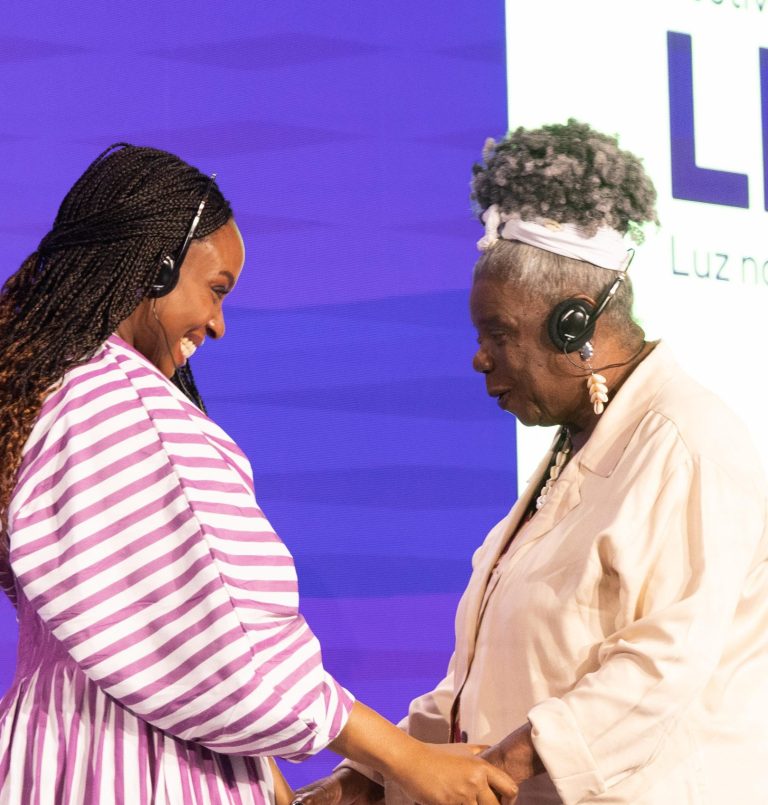 Chimamanda, Conceição Evaristo e Aline Midlej emocionam público no Festival LED com encontro sobre educação e narrativas negras Chimamanda, Conceição Evaristo e Aline Midlej emocionam público no Festival LED com encontro sobre educação e narrativas negras