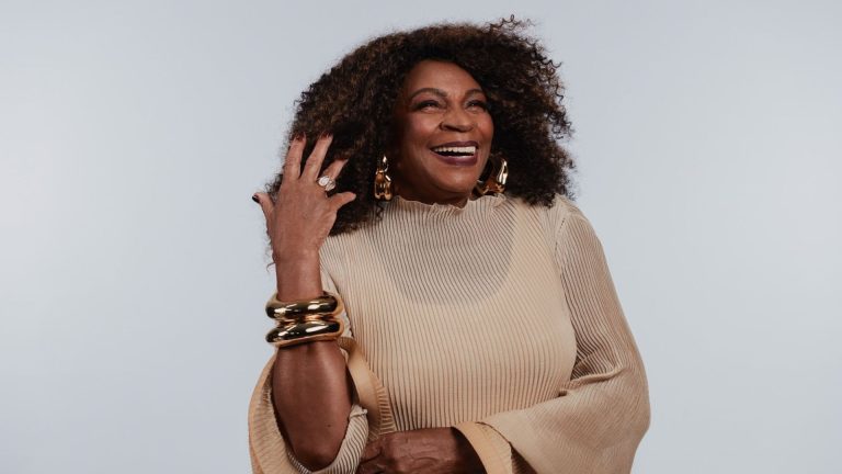 Zezé Motta celebra sua trajetória na 5ª edição do “Especial Mulher Negra” no E! Entertainment Zezé Motta celebra sua trajetória na 5ª edição do “Especial Mulher Negra” no E! Entertainment