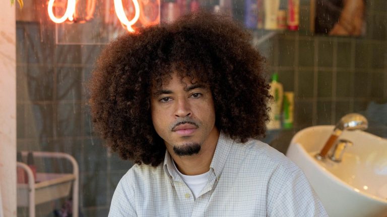 Ryan, personagem de L7nnon, se torna o mais querido da novela ‘Dona de Mim’