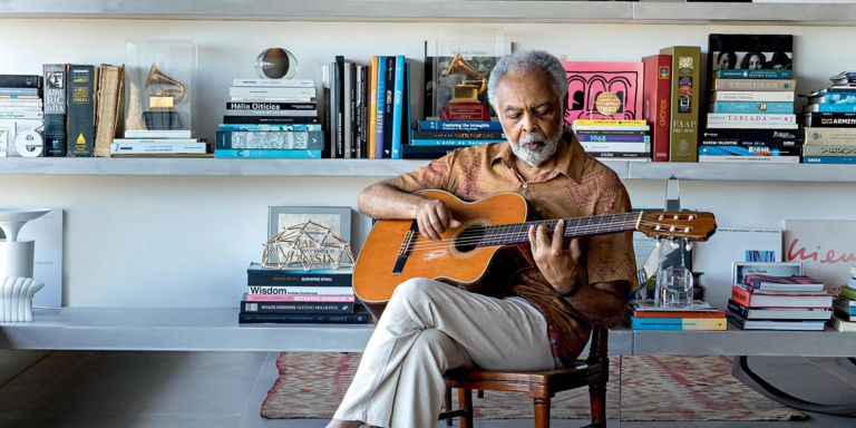 Gilberto Gil mostra seu refúgio criativo no Rio de Janeiro Gilberto Gil mostra seu refúgio criativo no Rio de Janeiro