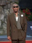 Mahershala Ali compareceu a première de “Jurassic World- Rebirth” na última quarta, em Berlim. N