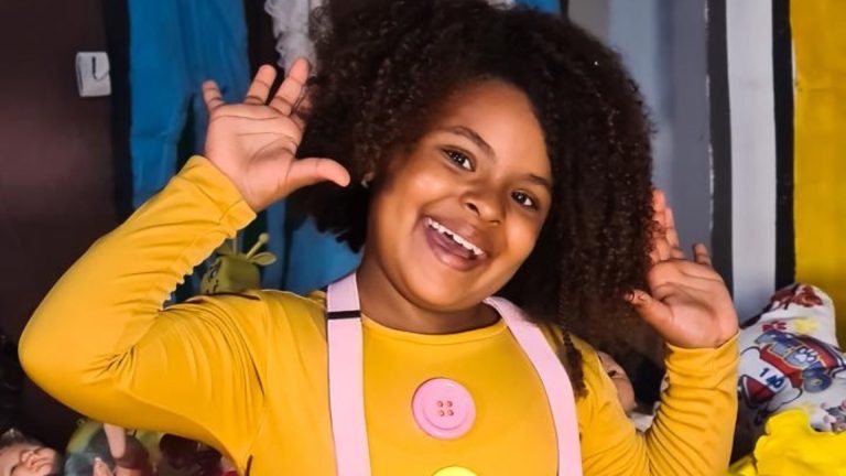 “Irê Ewá – A Caixa de Brinquedos” transforma moda e ancestralidade em espetáculo para crianças e adultos