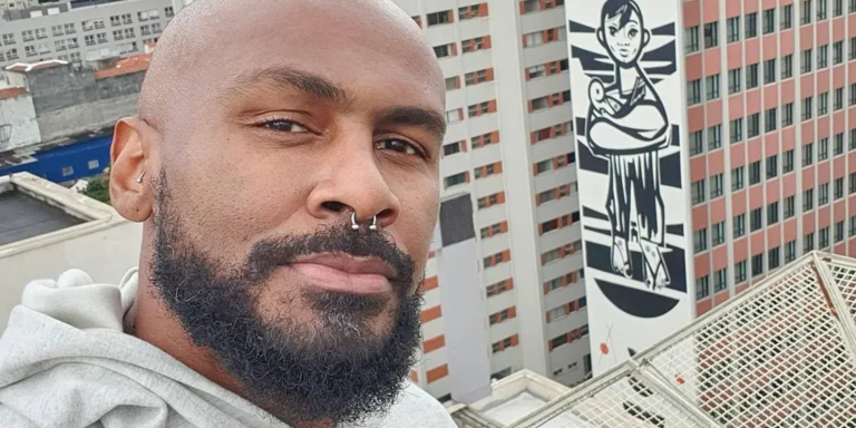 Em Presença de Anita, Taiguara Nazareth relembra cena com Vera Holtz e fala sobre racismo e hiperssexualização