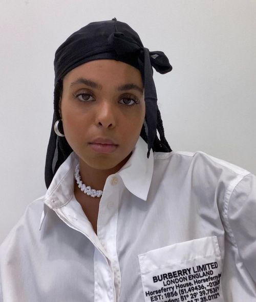 Vogue Brasil demite Zazá Pecego e stylist nega referência de post a Charlie kirk