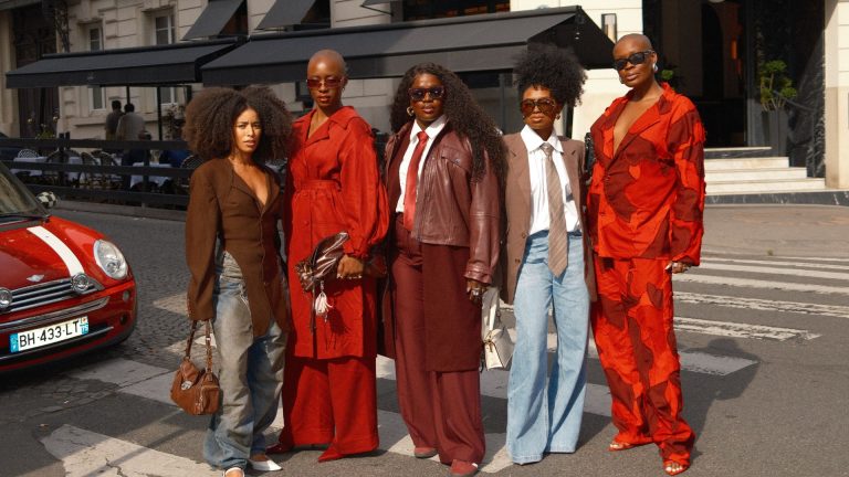 Natura leva influenciadoras negras à Semana de Moda de Paris em celebração à diversidade da beleza brasileira